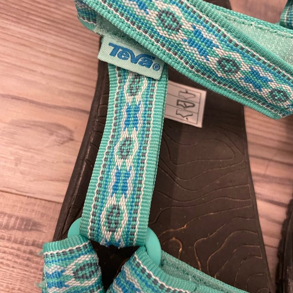 Teva Hurricane Sandals size 6